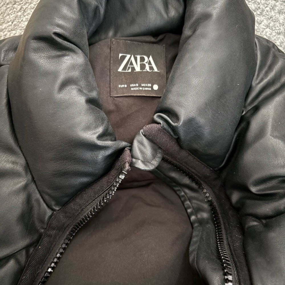 Zara Women’s Sleek Black Puffer/Puffy Vest
